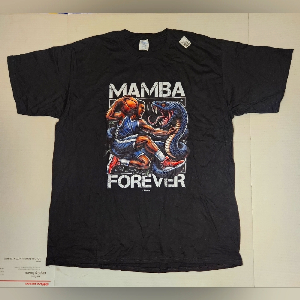 SNAKE VS BASKETBALL PLAYER INTENSE SPORTS MATCH MOTIVATION T-Shirt IN (XL)